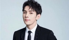 张雨涵吃瓜网红,从吃瓜网红到话题女王，她如何成为网络焦点？