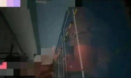 爆料老板地下车库被砸视频,老板豪车遭恶意砸毁，监控视频曝光惊人一幕